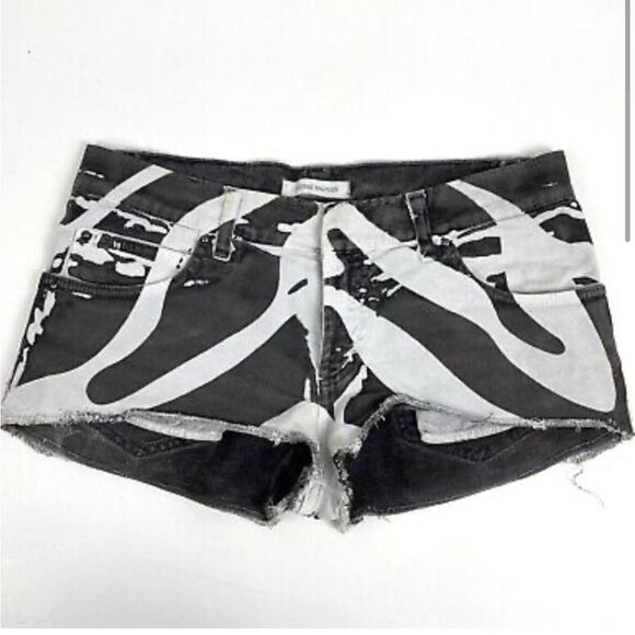 Pierre Balmain Black and White Jean Shorts with Dynamic Pattern -30/44 - Picture 1 of 15